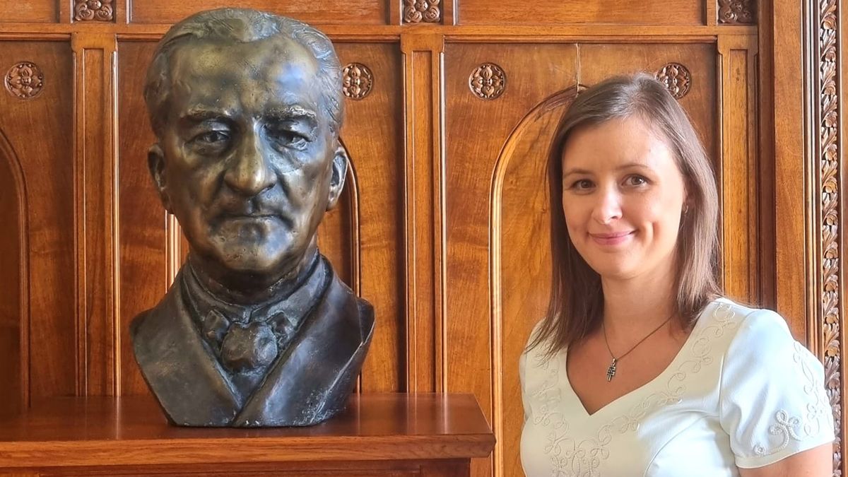 V maďarském parlamentu odhalili bustu nacistického kolaboranta Horthyho